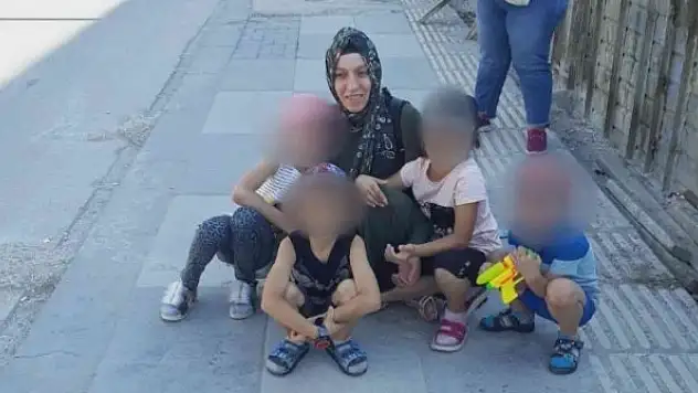 Eşi tarafından 25 yerinden bıçaklanan kadın toprağa verildi