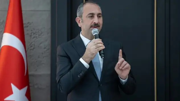 Bakan Gül: Türkiye'de artık darbe anayasasına son vermenin vakti gelmiştir