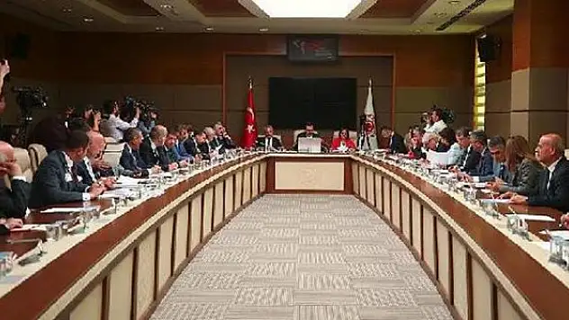 'Öğretmenlik Meslek Kanunu Teklifi'nin görüşmeleri komisyonda başladı