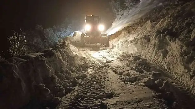 Yolda kalan araçların imdadına büyükşehir belediyesi yetişti