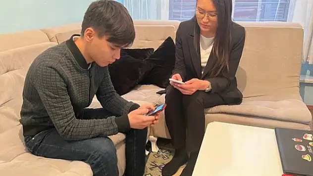 Ülkelerindeki olayları endişeyle takip ediyorlar