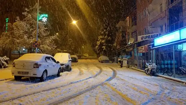 Denizli'de eğitime 1 gün kar tatili verildi