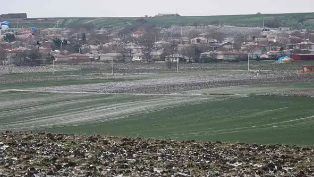Edirneli çiftçilerin yüzü yağan karla güldü