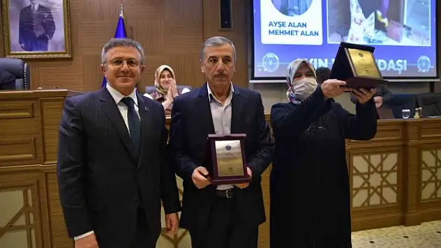 Örnek vatandaşlar ödüllendirildi