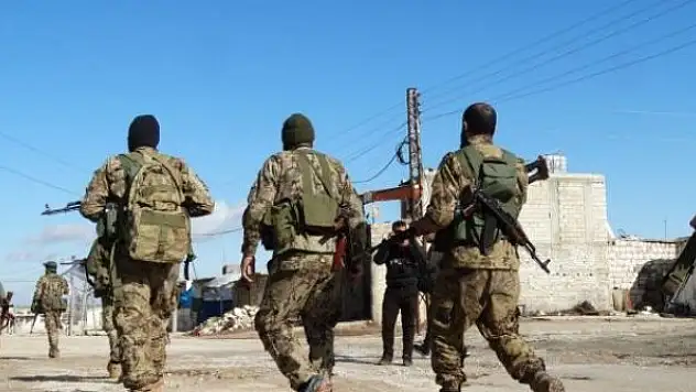 Suriye'de ABD üssüne roket atıldı