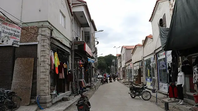 Kula'nın tarihi çarşısı gün yüzüne çıkartılıyor