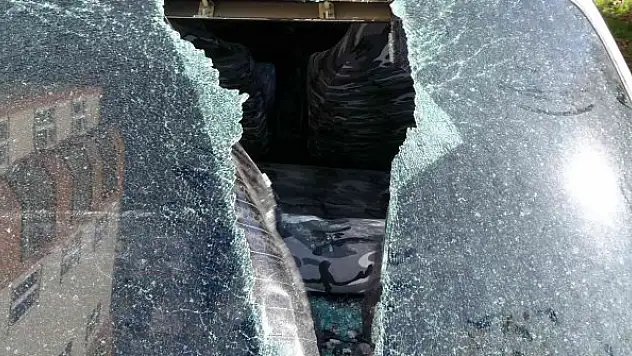 Kahramanmaraş'ta fırtına hayatı felç etti