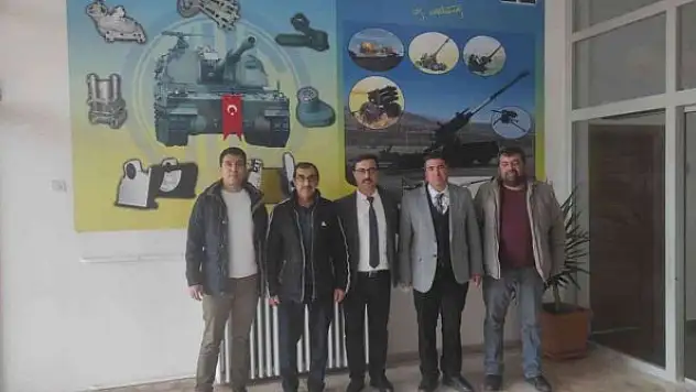 Öğrenciler silah fabrikasını incelediler