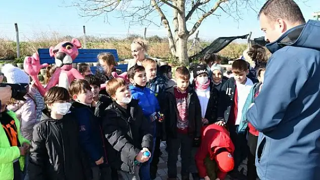 Miniklerden sokak hayvanlarına anlamlı destek