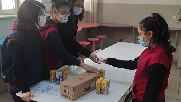 Öğrencilerden lösemili çocuklar için örnek davranış