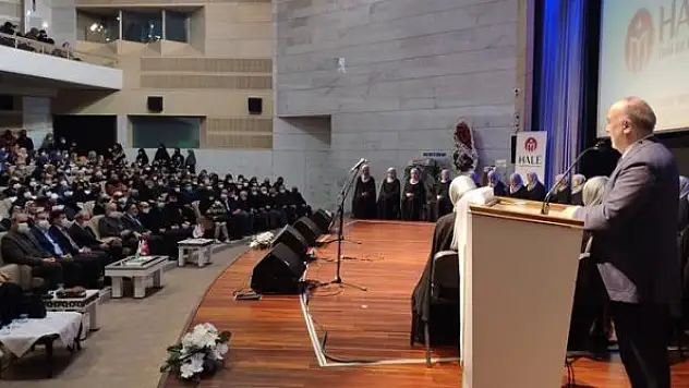 Hafızlığını tamamlayan  öğrenciler taç giydi