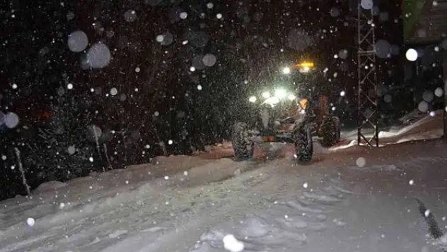 Şırnak'ta hayat durma noktasına geldi, onlarca köy yolu kapandı