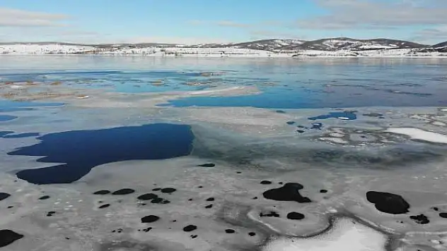 Ladik Gölü buz tuttu