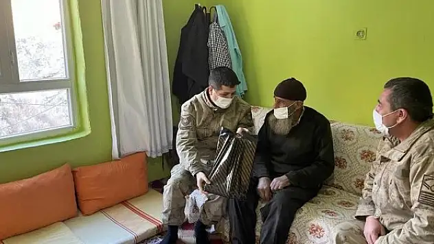 Jandarmadan hasta ve yaşlılara ziyaret