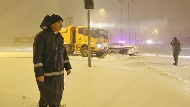 Adıyaman'da karla mücadele sürüyor