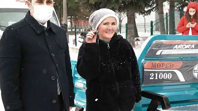 Bakan Kurum'dan ekmek teknesi çalınan kadının gözyaşlarını dindiren jest