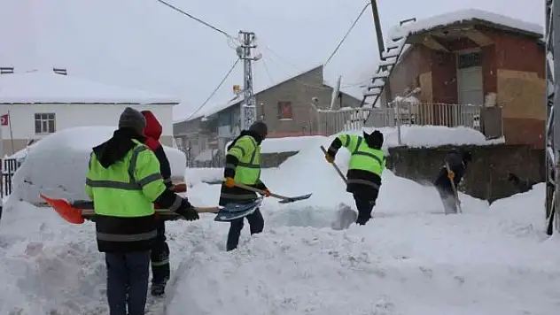 119 köy yolu ulaşıma kapandı