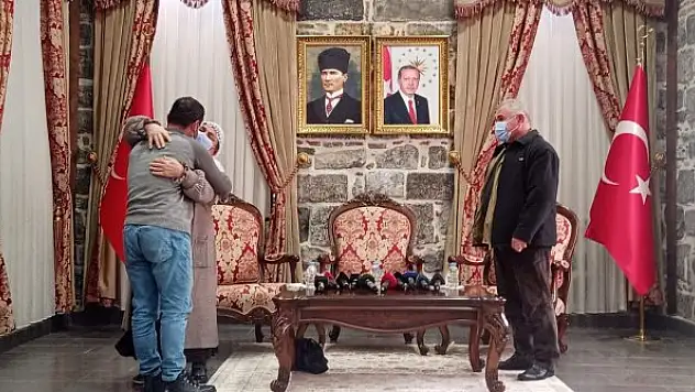 Ailelerin direnişi zaferle sonuçlanıyor, 2022'nin ilk evlat buluşması gerçekleşti