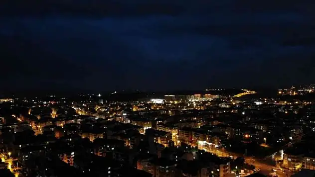 Kar öncesi şehir kara bulutlara teslim oldu