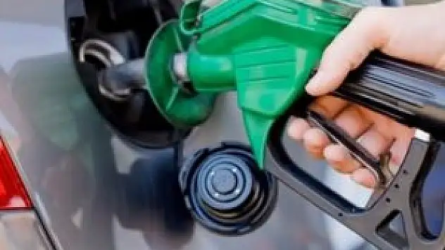 Seçimin bir faturası daha: Benzine şok zam!