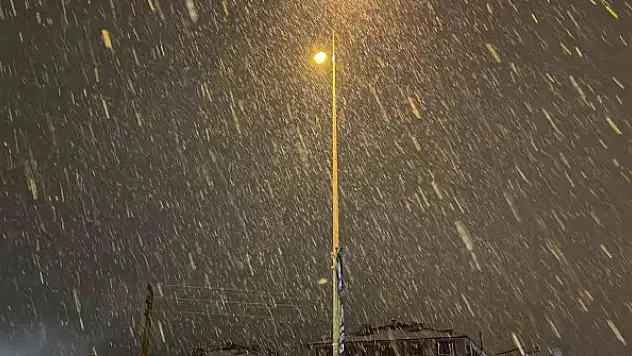 Düzce'de kar yağışı başladı