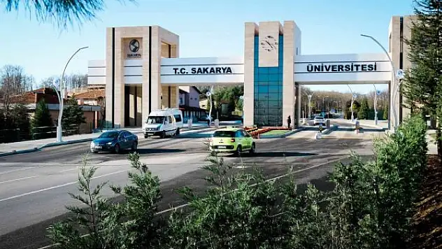 Yüksek lisansı kazandı, üniversite reddetti