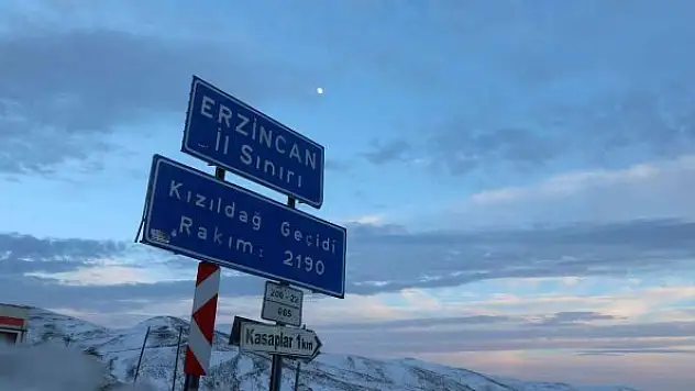 Erzincan-Sivas kara yolu tipi nedeniyle ulaşıma kapatıldı