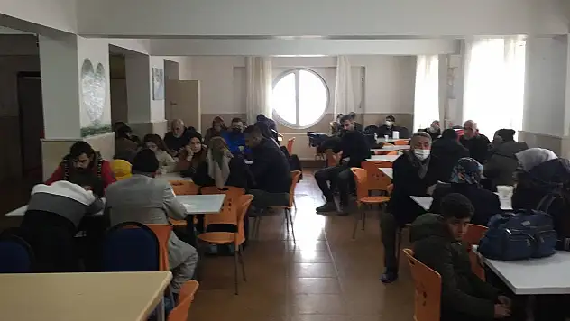 Yolda kalan vatandaşlar yurtta ağırlanıyor