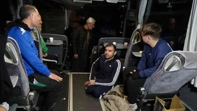 Yolda mahsur kalan engelli sporcular KYK yurduna yerleştirildi