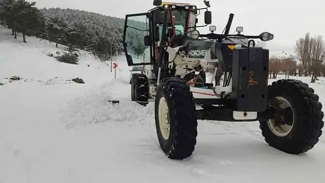 Şuhut'ta köy yollarının tamamı ulaşıma açıldı