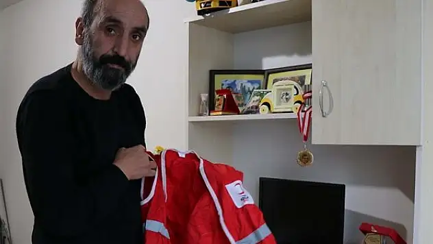 Depremde doğan evladını yine depremde yitirdi