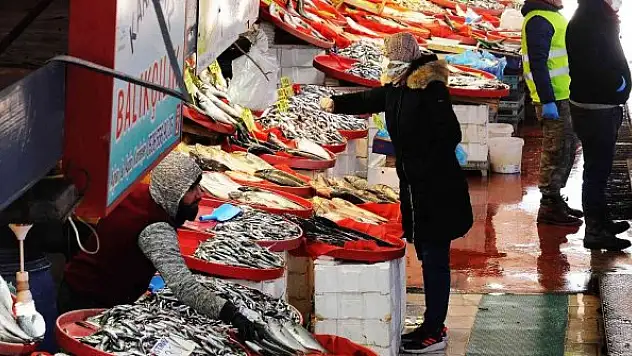Fiyat artışları vatandaşı balığa yöneltti