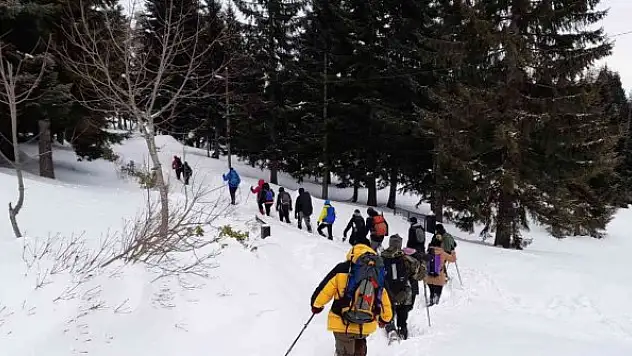 1.5 metre karda kış yürüyüşü