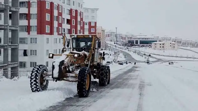 Meram'da yoğun kar mesaisi