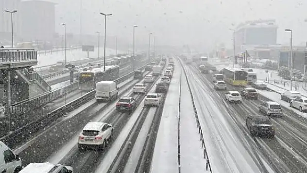 Kamu personellini yarın izinli sayılacak