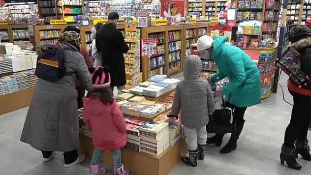 Öğrencilerin karne hediyesi kitapla sınırlı değil