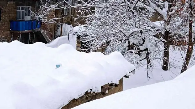 97 yerleşim yeri yolu ulaşıma kapandı