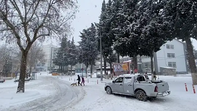 Bu ilçeye 4 yıl aradan sonra ilk defa bu kadar kar yağdı