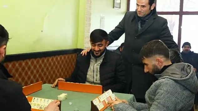 Başkan Beşikci, bu kez vatandaşları kıraathanede dinledi