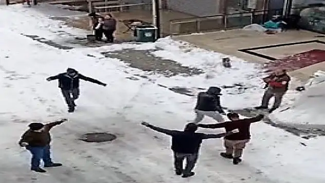 Esnaf karı eğlenceye çevirdi