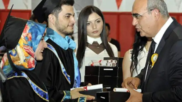 Selçuk'ta mezuniyet coşkusu