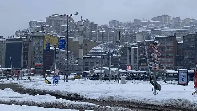 Kar kalınlığı 55 santimetreye ulaştı