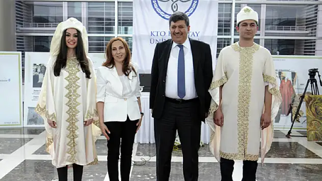 KTO Karatay Üniversitesi'nden Tarihi Mezuniyet Cübbesi