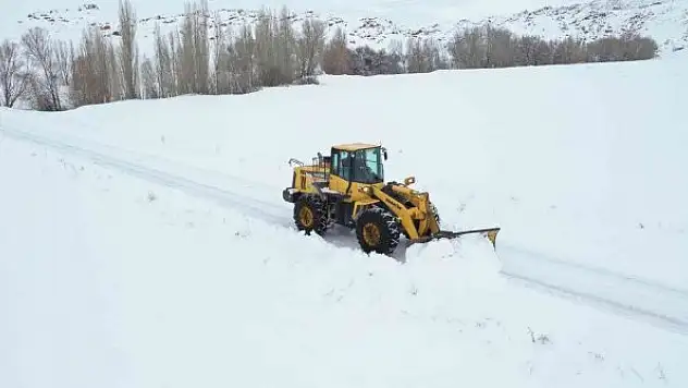Sivas'ta 696 yerleşim yerine ulaşım sağlanamıyor