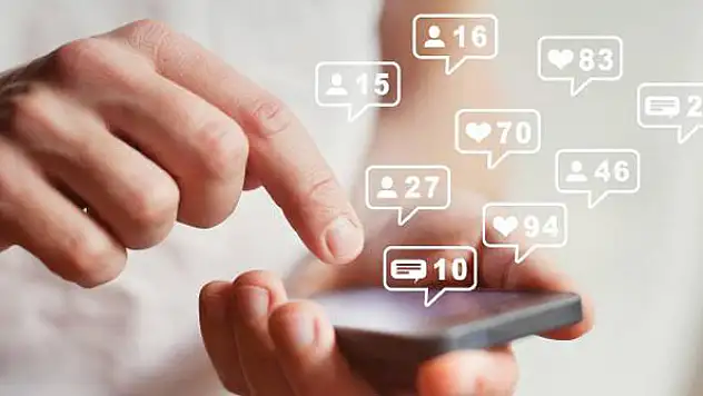 Türkiye, günün 8 saatini internette geçiriyor