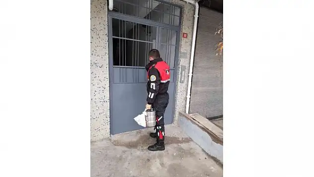 Maltepe'de ihtiyaç sahibi 2 bin kişiye sıcak yemek