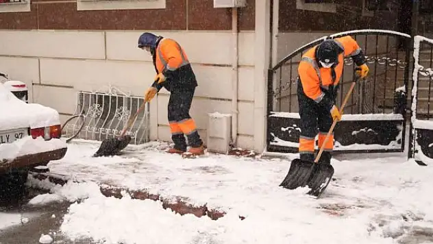 Gaziosmanpaşa'da karla mücadele çalışmaları