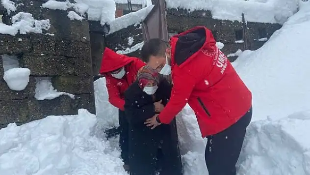 85 yaşındaki hastanın imdadına sağlık ekipleri yetişti