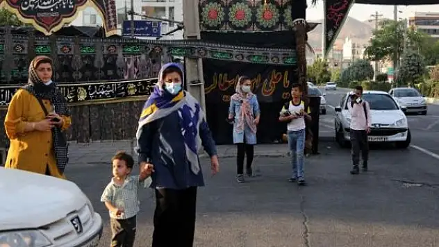 İran Sağlık Bakanı: Koronavirüs salgınında 6. dalgaya girildi