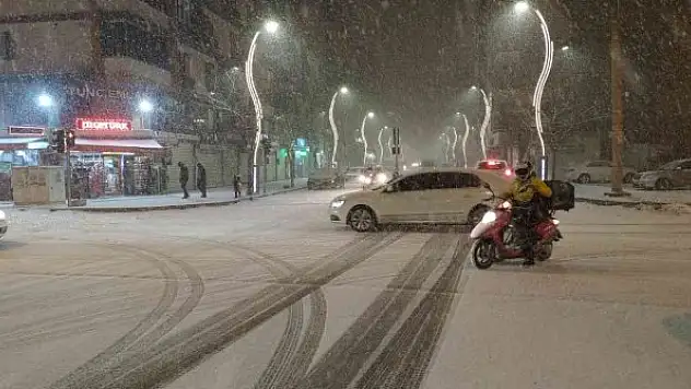 Van'da kar yağışı